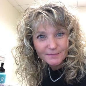 Meet your Posher, Connie